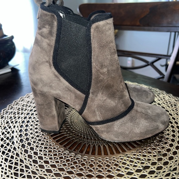 Vero Cuoio Grey Suede Ankle Boots - Picture 3 of 7